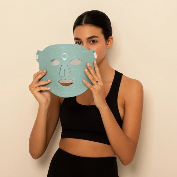 KOZE Glow & Revive Face Mask - Phototherapy Skin Rejuvenation - Picture 7 of 10